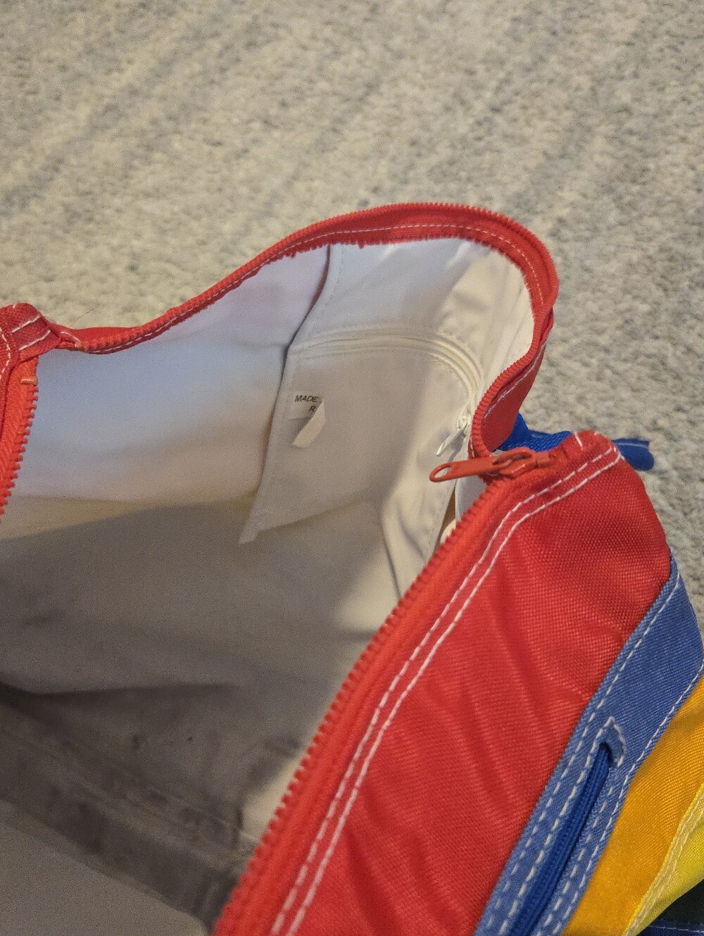 Vintage Levi Strauss 1984 Olympics Rainbow Nylon Zip Tote Bag - Picture 10 of 12